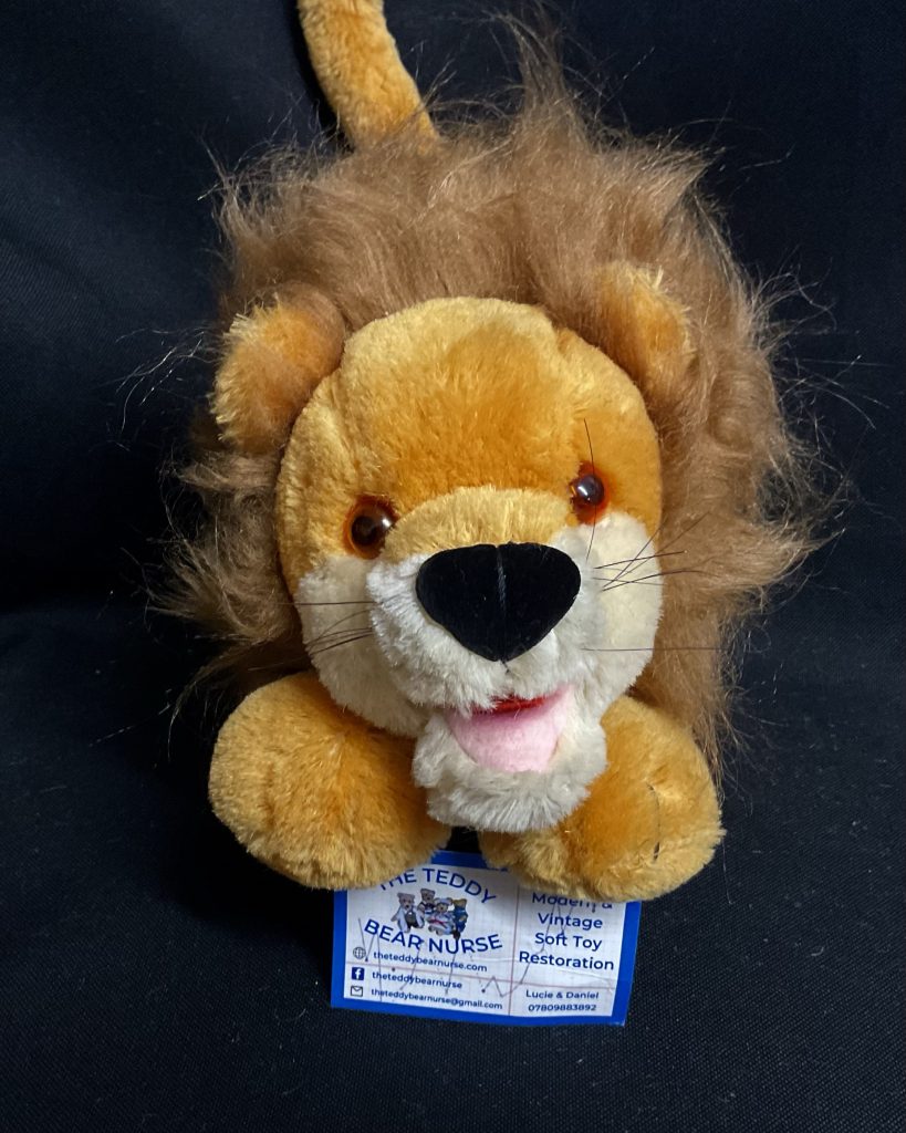 Elton vintage lion